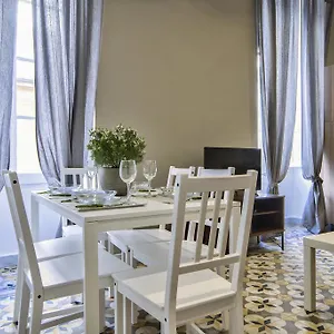 borgo-san-pawl-valletta-apartments-duplex-2-bedroom-apartment.qawrahotelsmalta.org/